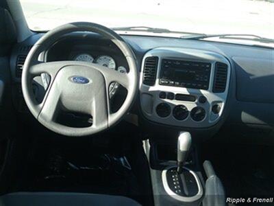 2006 Ford Escape XLT Sport   - Photo 10 - Davenport, IA 52802