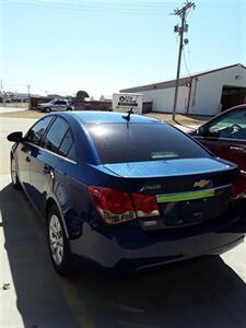 2012 Chevrolet Cruze LS   - Photo 6 - Davenport, IA 52802