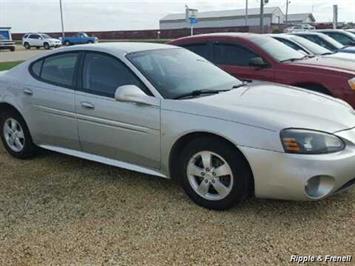 2007 Pontiac Grand Prix   - Photo 2 - Davenport, IA 52802