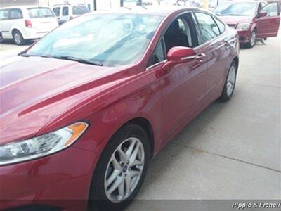 2013 Ford Fusion SE   - Photo 3 - Davenport, IA 52802