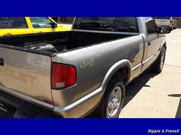 1998 Chevrolet S-10 LS   - Photo 3 - Davenport, IA 52802