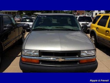 1998 Chevrolet S-10 LS   - Photo 2 - Davenport, IA 52802