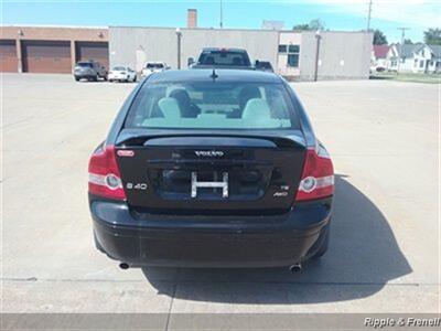 2005 Volvo S40 T5   - Photo 5 - Davenport, IA 52802