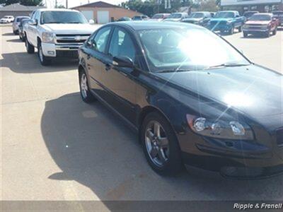 2005 Volvo S40 T5   - Photo 4 - Davenport, IA 52802