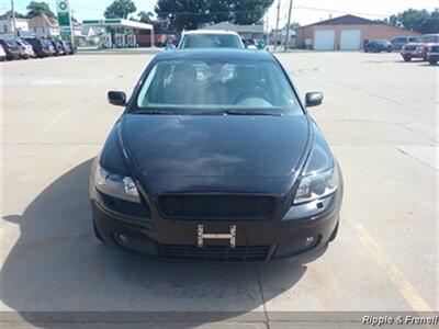 2005 Volvo S40 T5   - Photo 1 - Davenport, IA 52802