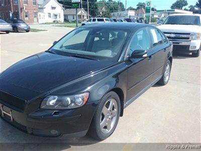 2005 Volvo S40 T5   - Photo 3 - Davenport, IA 52802