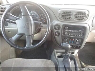 2002 Chevrolet Trailblazer LS   - Photo 12 - Davenport, IA 52802