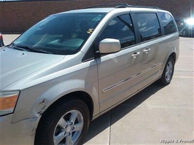 2009 Dodge Grand Caravan SXT   - Photo 3 - Davenport, IA 52802