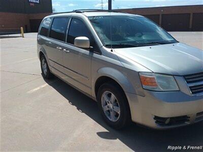 2009 Dodge Grand Caravan SXT   - Photo 4 - Davenport, IA 52802