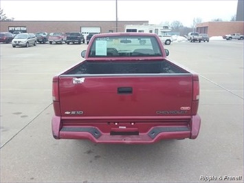 1997 Chevrolet S-10   - Photo 5 - Davenport, IA 52802