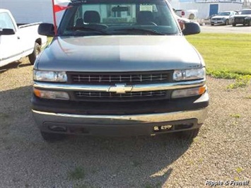 2001 Chevrolet Silverado 1500 LS   - Photo 1 - Davenport, IA 52802