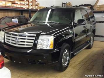 2003 Cadillac Escalade   - Photo 1 - Davenport, IA 52802