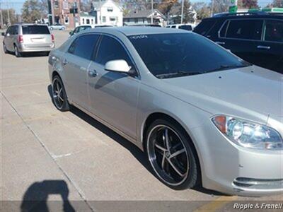 2011 Chevrolet Malibu LT   - Photo 4 - Davenport, IA 52802