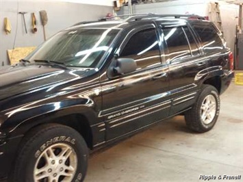 2001 Jeep Grand Cherokee Limited   - Photo 1 - Davenport, IA 52802