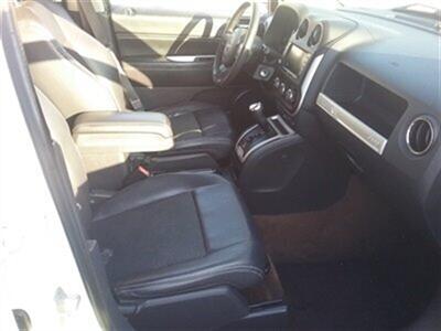 2014 Jeep Compass Latitude   - Photo 10 - De Witt, IA 52742