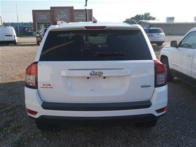 2014 Jeep Compass Latitude   - Photo 5 - De Witt, IA 52742