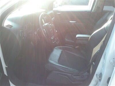 2014 Jeep Compass Latitude   - Photo 8 - De Witt, IA 52742