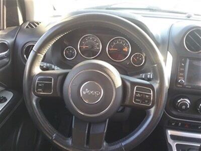 2014 Jeep Compass Latitude   - Photo 12 - De Witt, IA 52742