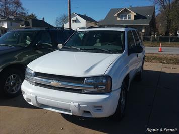 2006 Chevrolet Trailblazer LS LS 4dr SUV   - Photo 1 - Davenport, IA 52802