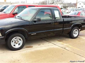 1997 Chevrolet S-10 LS   - Photo 1 - Davenport, IA 52802