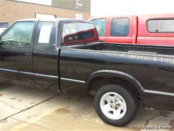 1997 Chevrolet S-10 LS   - Photo 4 - Davenport, IA 52802