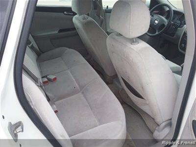 2008 Chevrolet Impala LT   - Photo 12 - Davenport, IA 52802