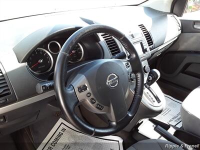 2011 Nissan Sentra 2.0 SL   - Photo 14 - Davenport, IA 52802