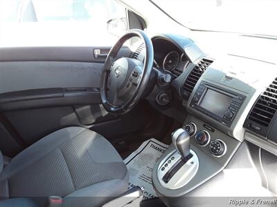 2011 Nissan Sentra 2.0 SL   - Photo 10 - Davenport, IA 52802