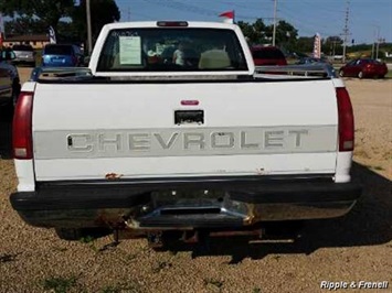 1996 Chevrolet C1500 Cheyenne   - Photo 5 - Davenport, IA 52802