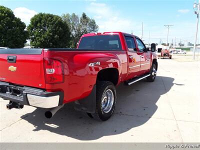 2014 Chevrolet Silverado 3500 LT   - Photo 9 - Davenport, IA 52802