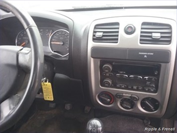 2007 Chevrolet Colorado LS   - Photo 11 - Davenport, IA 52802