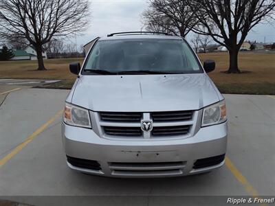 2008 Dodge Grand Caravan SE   - Photo 1 - Davenport, IA 52802