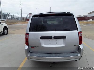 2008 Dodge Grand Caravan SE   - Photo 8 - Davenport, IA 52802