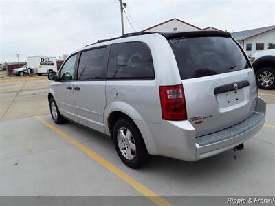 2008 Dodge Grand Caravan SE   - Photo 7 - Davenport, IA 52802