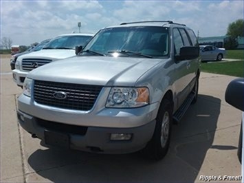 2003 Ford Expedition XLT   - Photo 1 - Davenport, IA 52802