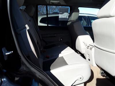 2008 Jeep Commander Limited   - Photo 12 - Davenport, IA 52802