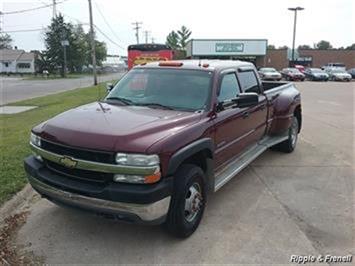 2002 Chevrolet Silverado 3500 4dr Crew Cab   - Photo 1 - Davenport, IA 52802