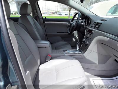 2009 Saturn Aura XR   - Photo 11 - Davenport, IA 52802