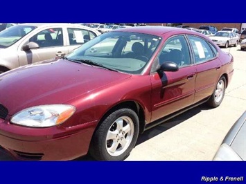 2005 Ford Taurus   - Photo 2 - Davenport, IA 52802