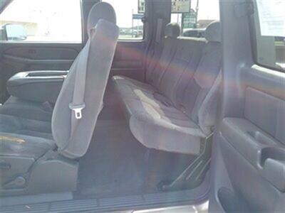 2005 GMC Sierra 2500 SLE - Photo 9 - De Witt, IA 52742