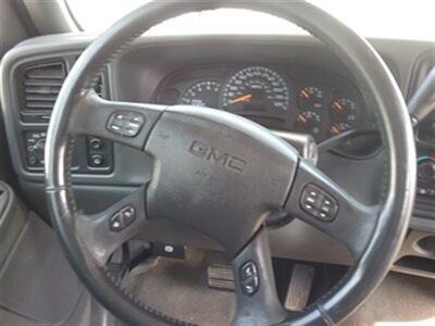 2005 GMC Sierra 2500 SLE - Photo 12 - De Witt, IA 52742