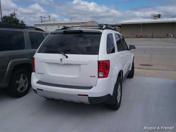 2006 Pontiac Torrent   - Photo 2 - Davenport, IA 52802