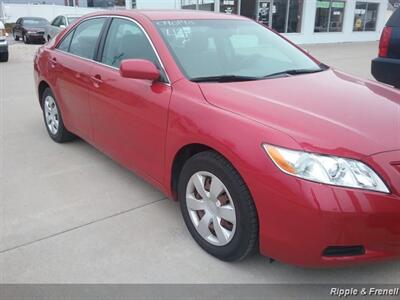 2009 Toyota Camry LE   - Photo 3 - Davenport, IA 52802