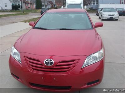 2009 Toyota Camry LE   - Photo 1 - Davenport, IA 52802