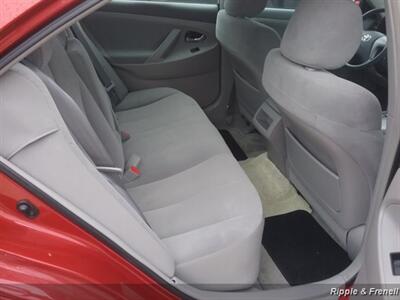 2009 Toyota Camry LE   - Photo 10 - Davenport, IA 52802