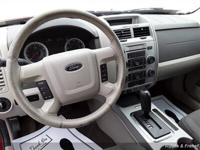 2009 Ford Escape XLT   - Photo 5 - Davenport, IA 52802