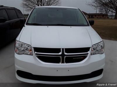 2016 Dodge Grand Caravan SE   - Photo 1 - Davenport, IA 52802