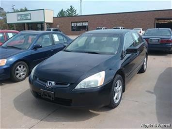 2005 Honda Accord EX w/Leather   - Photo 1 - Davenport, IA 52802