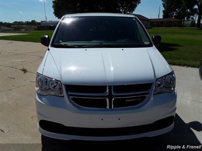 2016 Dodge Grand Caravan SE   - Photo 2 - Davenport, IA 52802