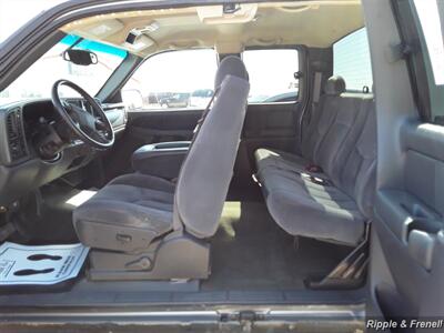 2003 GMC Sierra 1500 SLE 4dr Extended Cab SLE   - Photo 6 - Davenport, IA 52802